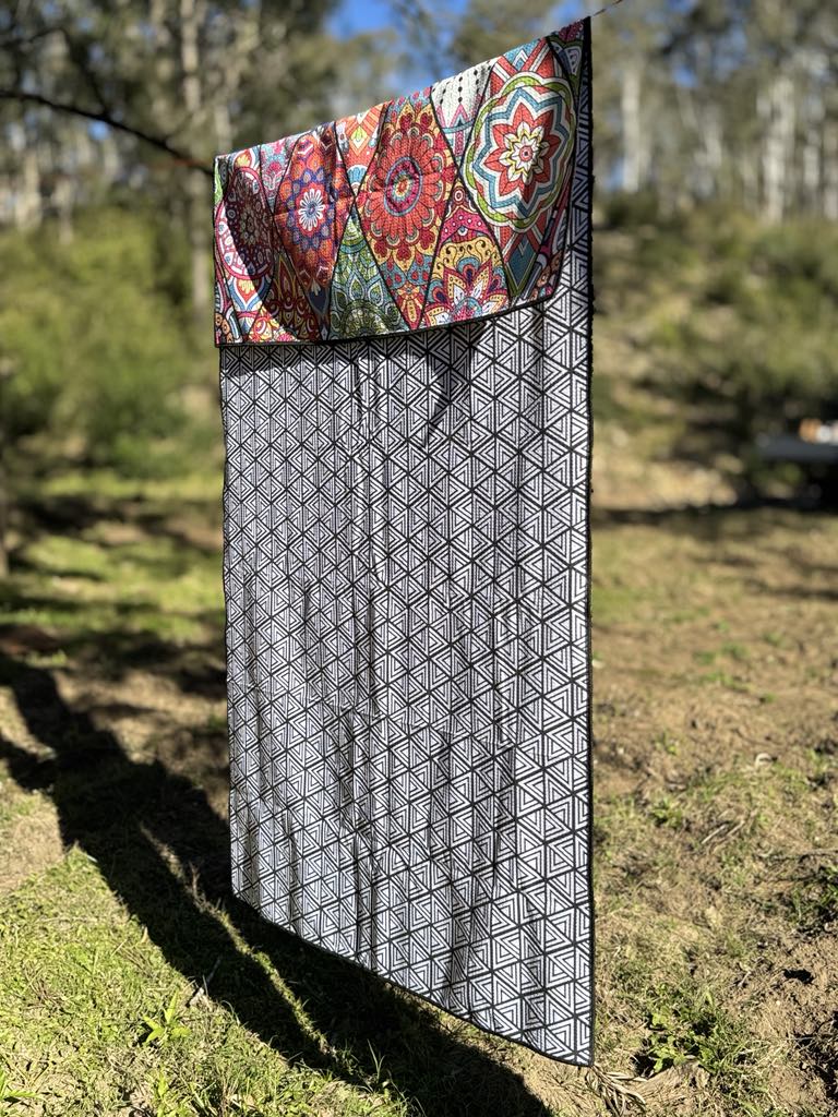 Load image into Gallery viewer, Sand Free Towel - Bohemian
