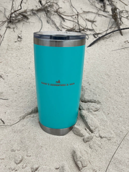 Double-walled insulated travel cup for hot and cold drinks